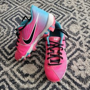 Nike Fastflex softball cleats size 2Y